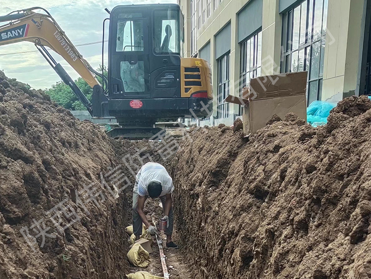 長安區(qū)國智電子機(jī)房1歐姆防雷接地施工二